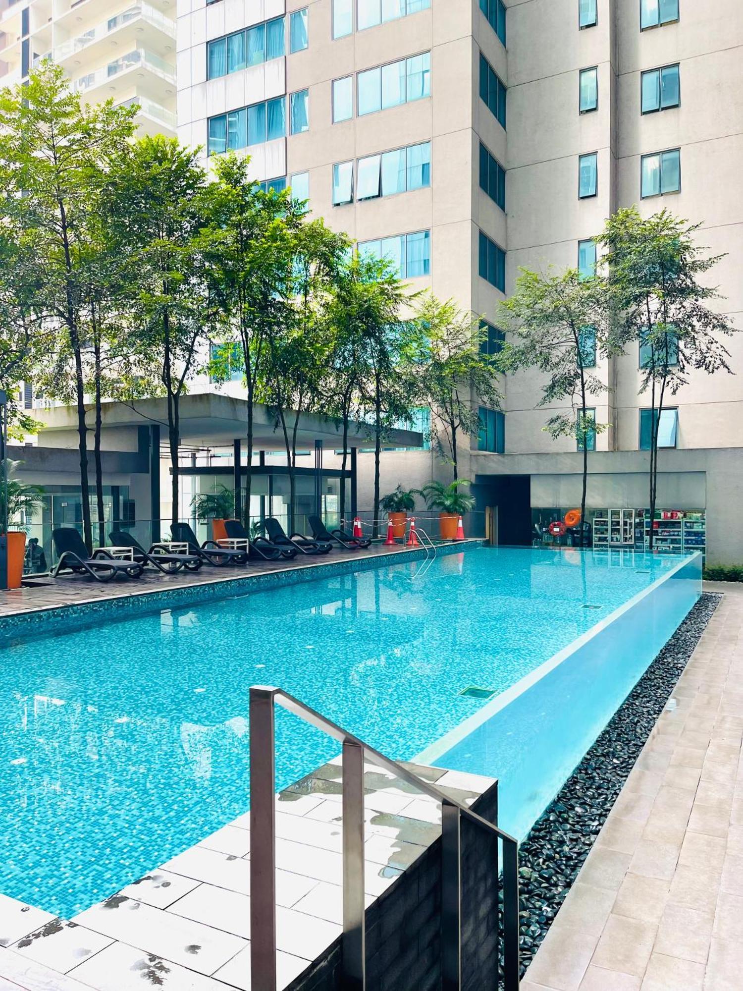 Summer Suites Klcc By Impexia Kuala Lumpur Bagian luar foto