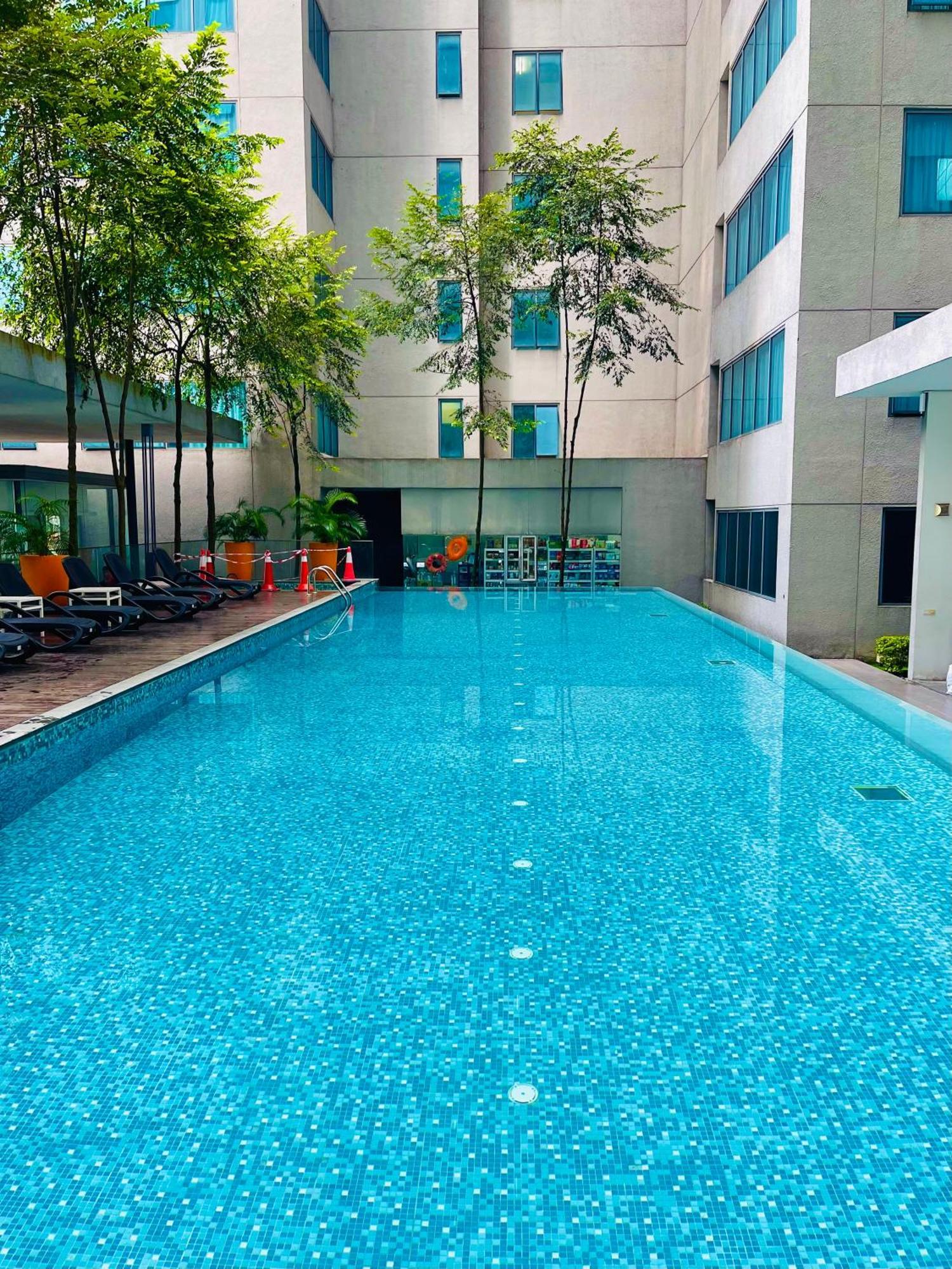 Summer Suites Klcc By Impexia Kuala Lumpur Bagian luar foto
